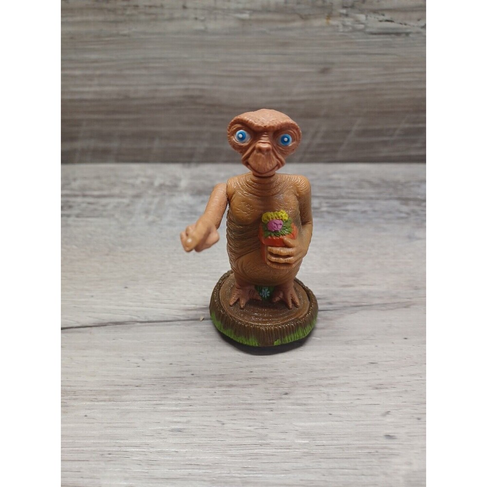 2002 Hersheys Food Group~E.T. Extra Terrestrial FIGURINE